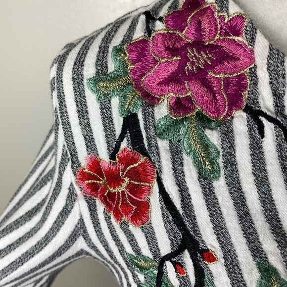 Soft Surroundings Embroidered Floral Boho Beachy Summer Tunic Stripe Top Medium - Picture 12 of 15